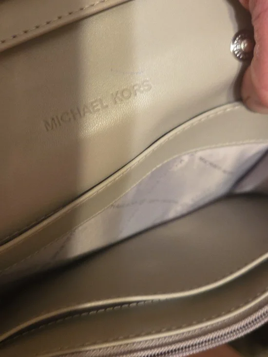 Michael Kors Wallet - Picture 9 of 13